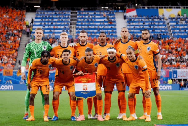 国足集结精,锐力量,启动西亚集,爱游戏app,爱游戏官网,爱游戏体育官网,爱游戏体育app