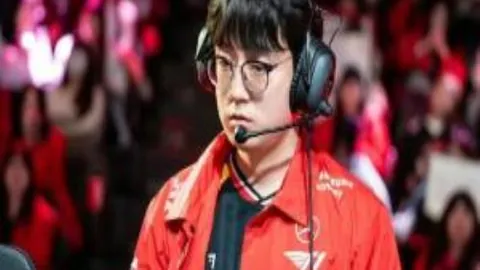 大乐透期号专家拉瓜伊拉对决分析推荐