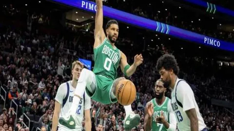 申花力克海港，3-2夺冠卫冕超级杯，2025-02-08成功逆袭